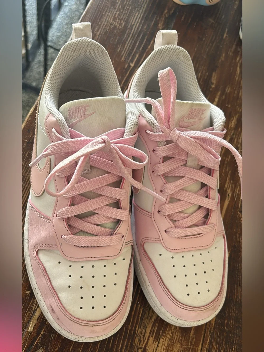 Nike Girl’s Low-Top Sneakers Light Pink and White